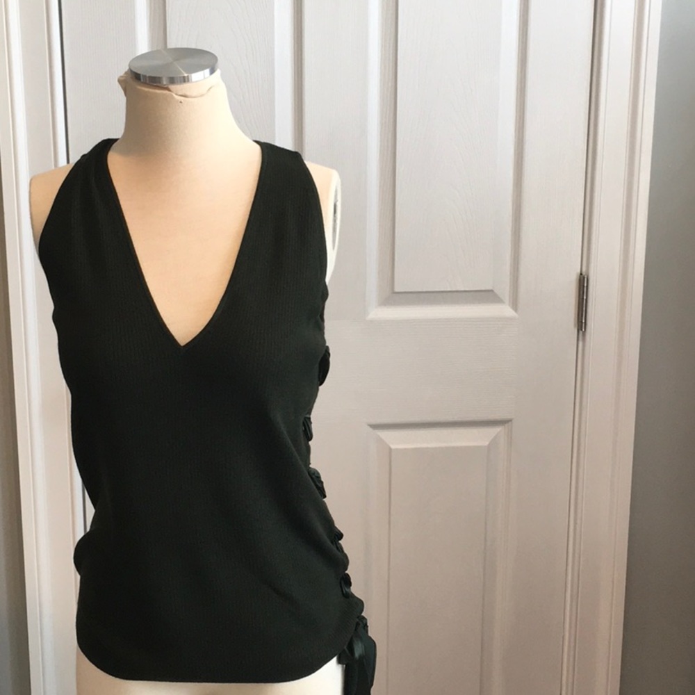 V neck top